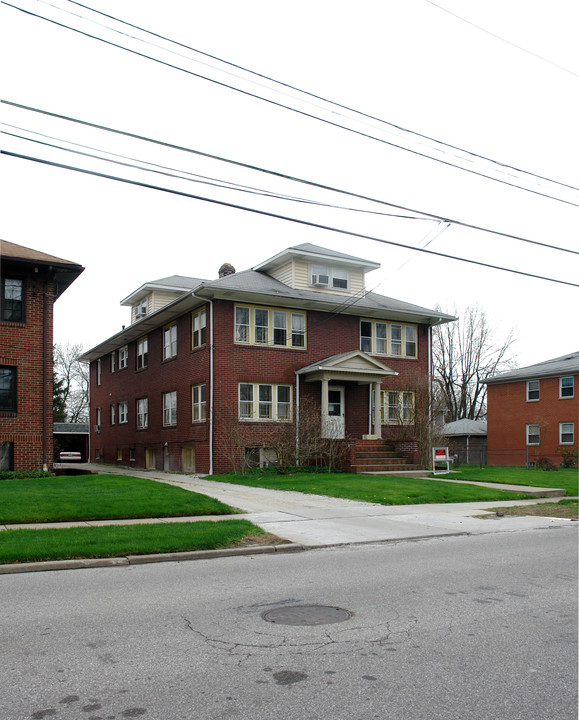 706 Sackett Ave in Cuyahoga Falls, OH - Building Photo