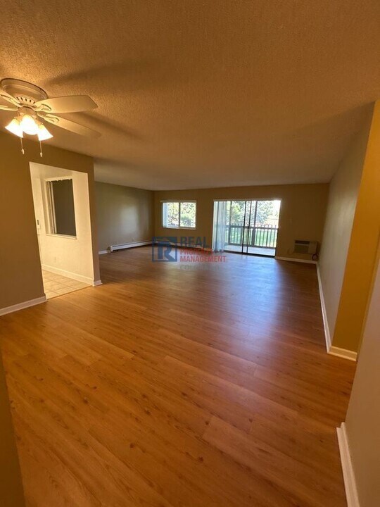 14390 E Marina Dr in Aurora, CO - Building Photo