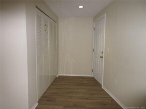 5 Nabby Rd in Danbury, CT - Building Photo - Building Photo