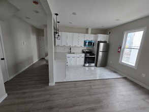 201 Maple Ave in Irvington, NJ - Foto de edificio - Building Photo