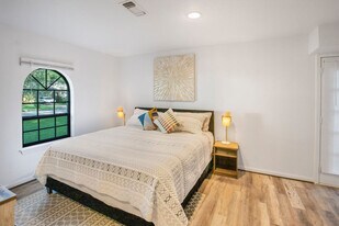 206 St Cloud Dr in Friendswood, TX - Building Photo