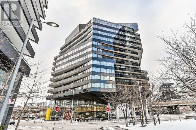 property at 21-621 Lawren Harris Square