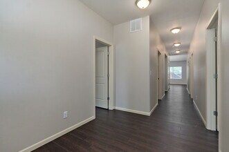1345 E Cherry St, Unit A in Springfield, MO - Building Photo - Building Photo
