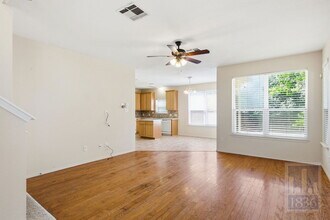 10520 Fosseway Dr in Austin, TX - Building Photo - Building Photo