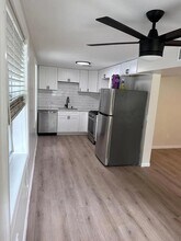 3505 Iris St N in St. Petersburg, FL - Building Photo - Building Photo