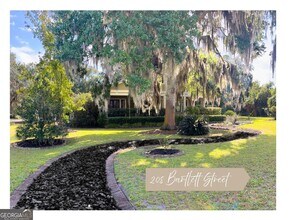 208 Bartlett St in St. Marys, GA - Building Photo - Building Photo