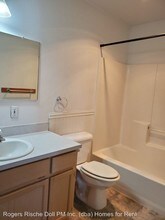 300 N Oak Harbor St-Unit -Unit C302 in Oak Harbor, WA - Building Photo - Building Photo