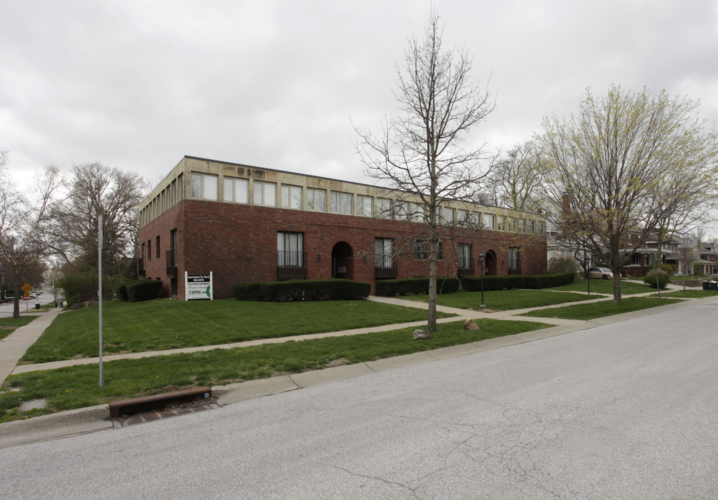 Villa Rouge Apartments in Omaha, NE - Building Photo