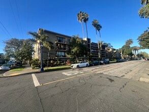 2662 E 2nd St, Unit Long Beach Condo in Long Beach, CA - Foto de edificio - Building Photo