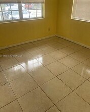 2545 York St-Unit -A in Opa Locka, FL - Building Photo - Building Photo