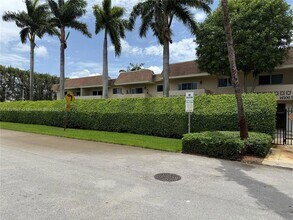 14500 SW 88th Ave, Unit 141 in Palmetto Bay, FL - Building Photo - Building Photo