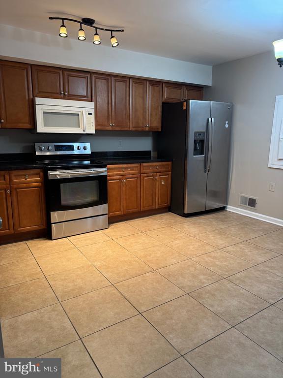 9249 Byrd Dr in Manassas, VA - Building Photo - Building Photo