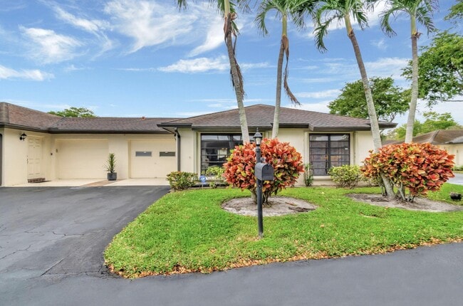 4660 Greentree Pl in Boynton Beach, FL - Building Photo - Building Photo