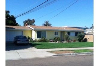 1168-1184 Holly Ave in Imperial Beach, CA - Building Photo - Building Photo