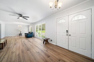 4019 Flintridge Dr in Stone Mountain, GA - Building Photo - Building Photo