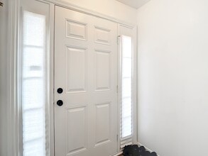 9856 Ashburn Lake Dr in Tampa, FL - Building Photo - Building Photo