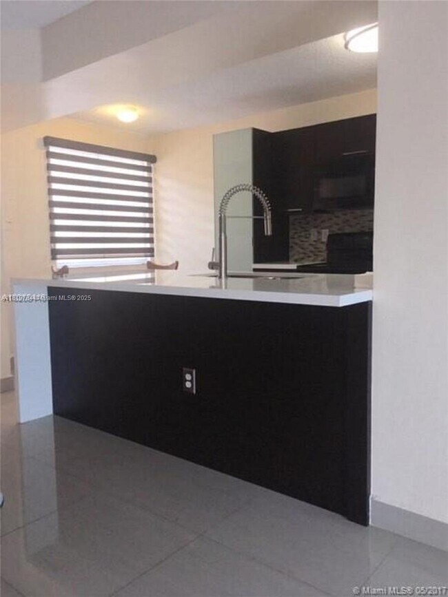 4652 NW 97th Pl in Doral, FL - Building Photo - Building Photo