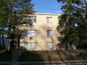 1086 Como Pl in St. Paul, MN - Foto de edificio - Building Photo