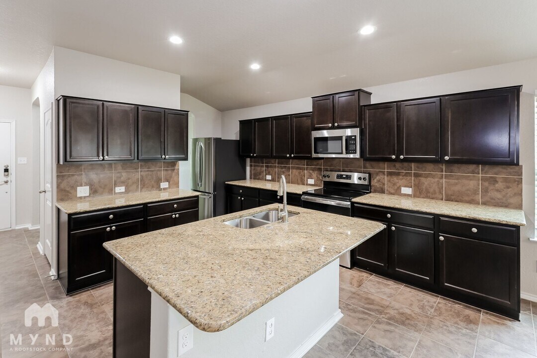 1443 Scent of Basil in San Antonio, TX - Building Photo