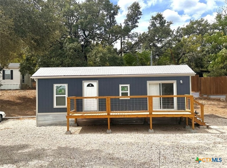 15625 Cranes Mill Rd in Canyon Lake, TX - Building Photo