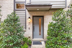 5909 Ross Ave in Dallas, TX - Building Photo