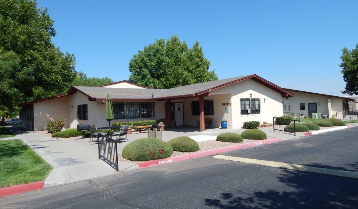 Ranchitos Village Apartments in Albuquerque, NM - Building Photo