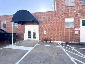 1300 W Main St in Waxahachie, TX - Building Photo - Building Photo