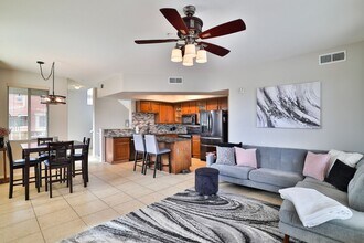 240 W Juniper Ave in Gilbert, AZ - Building Photo - Building Photo