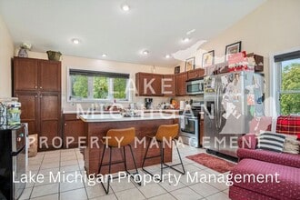 1460 Michigan St NE in Grand Rapids, MI - Building Photo - Building Photo