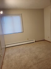 2204 Valleyhigh Dr NW in Rochester, MN - Foto de edificio - Building Photo