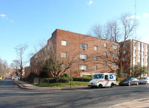 70 Gillett St in Hartford, CT - Foto de edificio - Building Photo