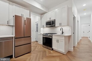 1438 Tasker St in Philadelphia, PA - Building Photo