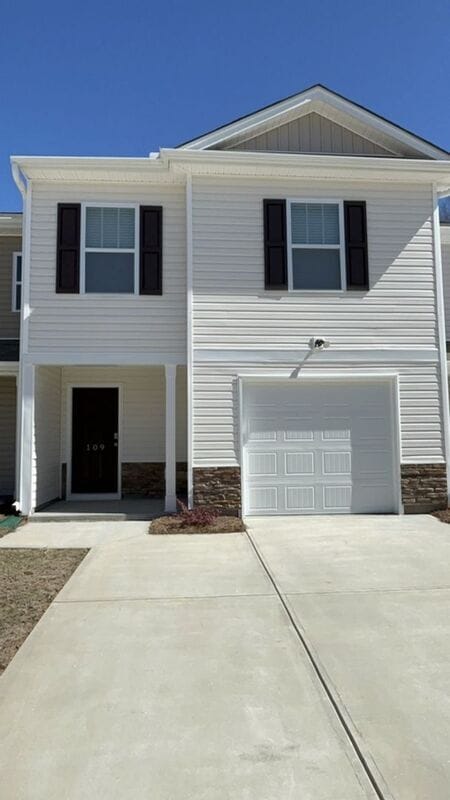 property at 109 Oakmont Valley Trl