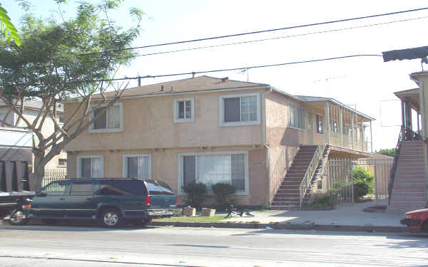 10206 State St in Lynwood, CA - Building Photo