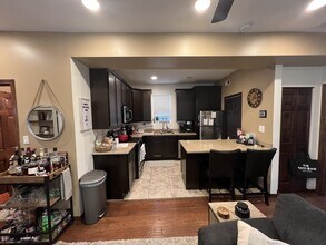 3327 N Hamilton Ave in Chicago, IL - Building Photo - Building Photo