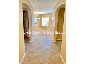 6827 S St Andrews Way in Gilbert, AZ - Building Photo - Building Photo