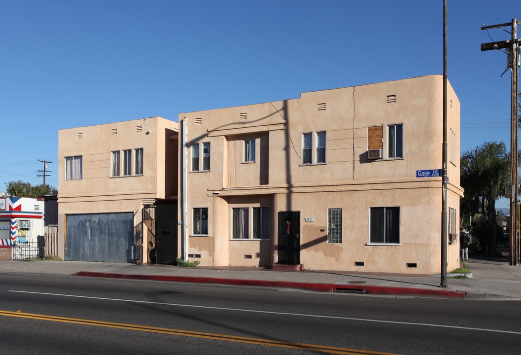 3053-3055 E Gage Ave in Huntington Park, CA - Building Photo