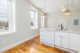 120 S Broad St in Kenbridge, VA - Building Photo - Building Photo