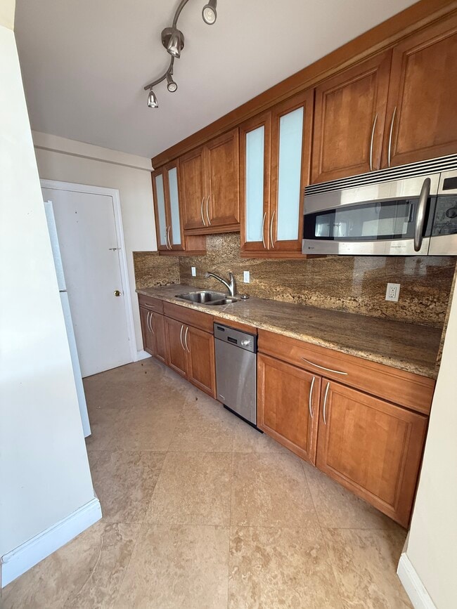 property at 5313 Collins Ave