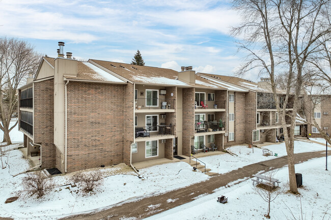 Creek Place in Minneapolis, MN - Building Photo - Building Photo