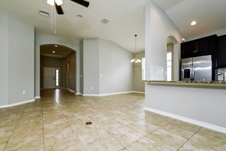 8204 Belle Grove Ct in Riverview, FL - Building Photo - Building Photo