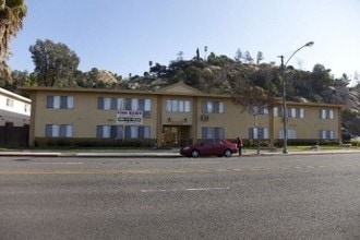 Olivewood Apartments in Riverside, CA - Foto de edificio - Building Photo
