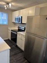 1618 Kent Des Moines Rd in Seattle, WA - Building Photo - Building Photo