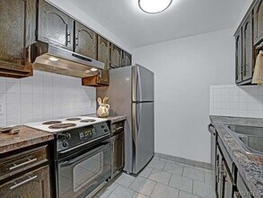 205 Charter Oaks Dr, Unit 4 in Buffalo, NY - Building Photo - Building Photo