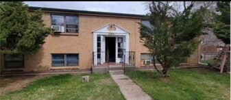 2386 S Linden Ct in Denver, CO - Building Photo