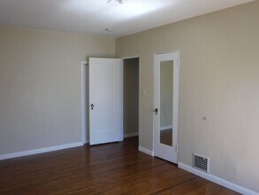 4574-4576 Cleveland Ave in San Diego, CA - Foto de edificio - Building Photo