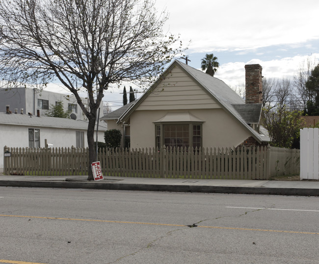 12628 Oxnard St in North Hollywood, CA - Building Photo - Building Photo