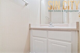 5022 Sapphire Light St in North Las Vegas, NV - Building Photo