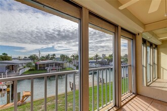 175 116th Ave in Treasure Island, FL - Foto de edificio - Building Photo