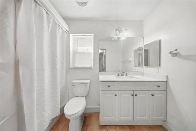 2201 Sunshine Blvd, Unit Main Apartment A in Naples, FL - Foto de edificio - Building Photo